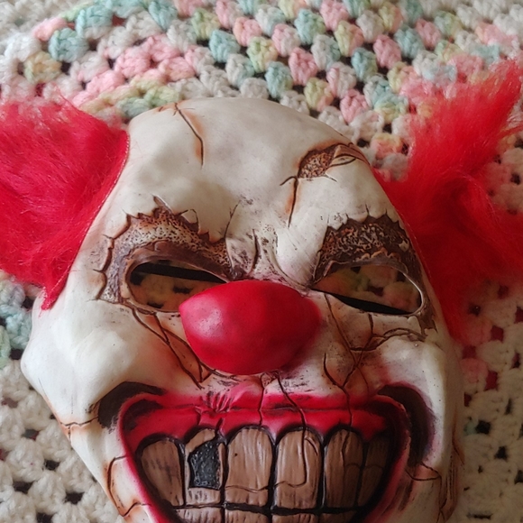 Arrived clown mask - Picture 4 of 5
